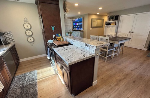 Thousand Oaks House | Lotus Moon Spa House - enjoy a peaceful stay in Thousand Oaks with spa and sauna