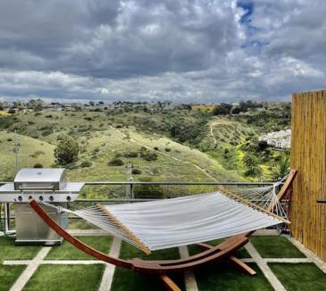 Bay Park House | LOVE SHACK on private canyon, minutes to the Beach