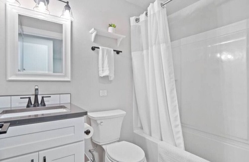 Spokane Valley Apartment | Lovely 2-bed APT with free parking on premises
