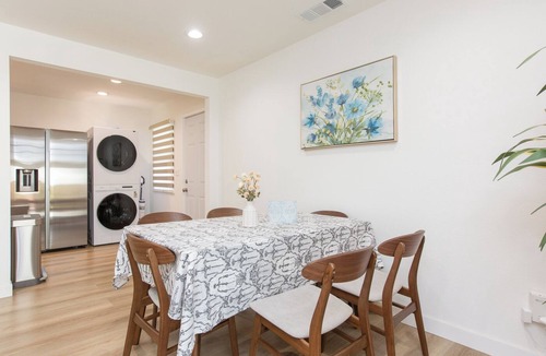 Valinda House | Lovely 3-bedroom house with AC in pleasant La Puente