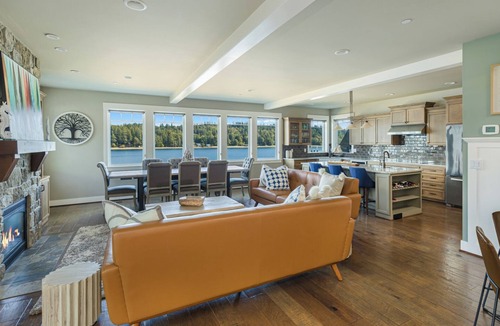 Lakebay House | Lovely 3 Bedroom Large Beachfront Home on Safe Private Island with Amazing Views