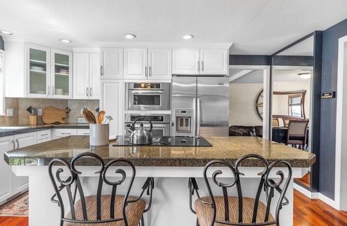 Bethany House | Lovely 4-bedroom house with AC in charming Beaverton