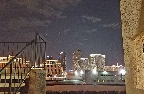 Las Vegas Condo | ❤ Lovely condo! Walking distance to Strip with pool & spa