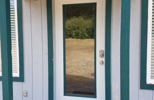 Langley Cabin | Lovely remodeled guest house located at the charming Whidbey Airpark.