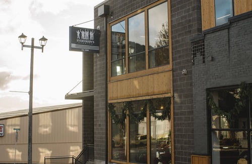 White Salmon House | Lovely Spacious Home In Downtown White Salmon