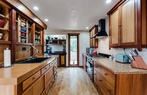 Fairmont House | Lumbermill Modern: A 3-bedroom Zen sanctuary near the U of O