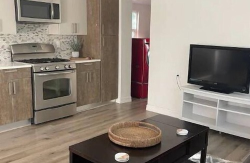 Mount Helix House | Lush GuestHouse in Serene Mount Helix