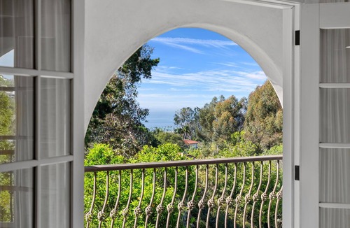Hidden Valley House | Lux 4-bedroom home with AC, pool&spa, roofdeck in beautiful La Jolla