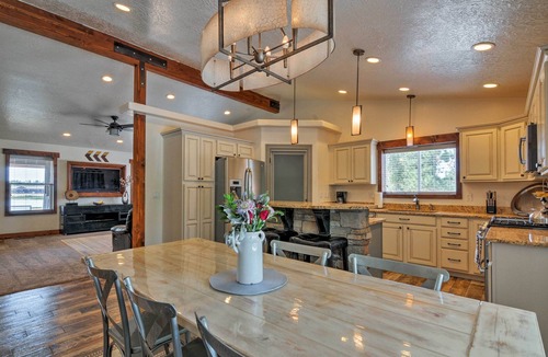 Bryce Canyon Cottage | Luxe Home ~ 2 Mi to Bryce Canyon National Park!