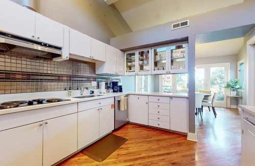 Lake Forest Park House | Luxe Home with patio & Cascade Mountain & lake views