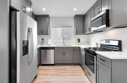 Harbor House | LUXE Modern 3 Bedroom South Bay