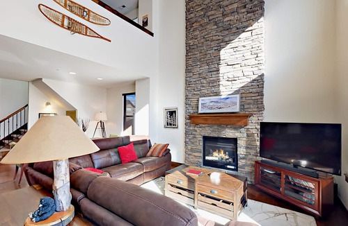 Park City House | Luxe retreat near the slopes and Main Street with private hot tub