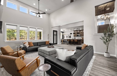 Zion National Park East Entrance Cabin | Luxe Stay at Ember Lodge, Zion