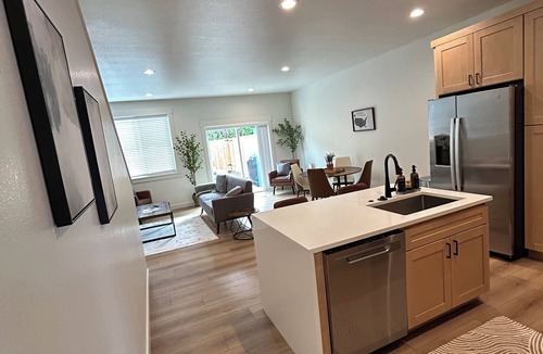 West Salem House | Luxurious 3-bedroom brand new home in excellent Salem, Oregon