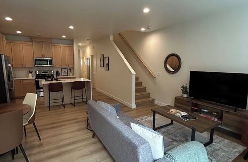 West Salem House | Luxurious 3-bedroom brand new home in excellent Salem, Oregon
