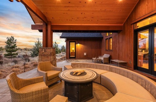 Powell Butte House | Luxurious 4-bedroom Brasada house w/3 en suites & bunks: Backs to Golf Course