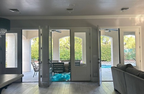 Silverstone Ranch House | Luxurious 4-bedroom house with courtyard and pool in Las Vegas