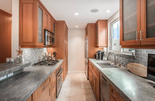 Del Mar House | Luxurious Beach House, Steps to the Sand and Freshly Updated throughout