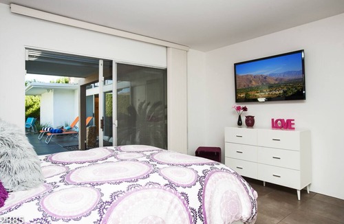 Indian Canyon House | Luxurious Golf Retreat with Pool Table, Bar, and Pool!