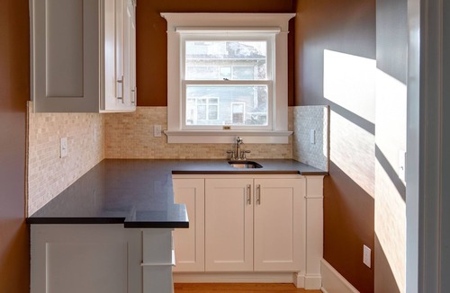 Irvington House | Luxurious Home For Up to 10 Guest (7 Pillow Top Queen Beds)