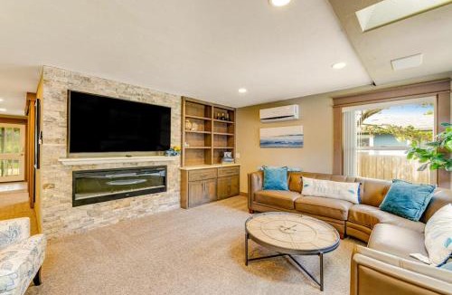 Bayshore House | Luxurious home with 3 suites 3 fireplaces game room & hot tub - walk to beach