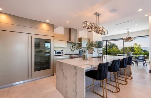 Tarzana House | Luxurious Mansion Exquisite 6BR Home with Pool!