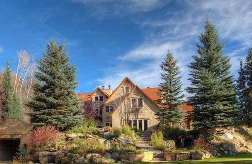 Midway House | Luxurious Mountain Retreat with Pool