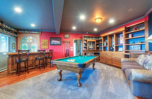 Eastsound House | Luxurious Mountaintop Retreat with Stunning Views