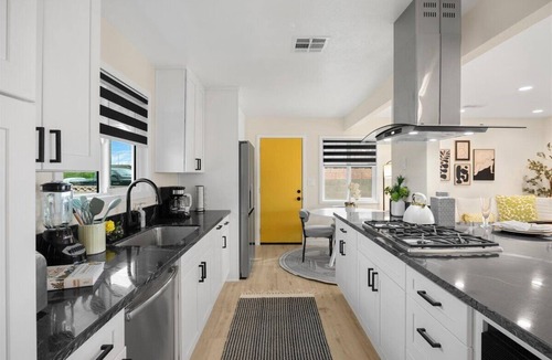 Southwest Anaheim House | Luxurious Newly Remodeled 4 bedroom Home with Large Backyard near Disneyland