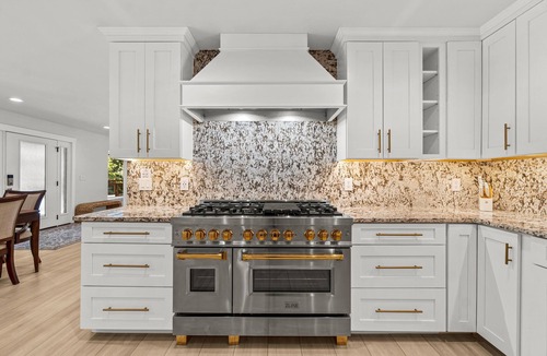 Redway House | Luxurious River Front Estate In The Redwoods