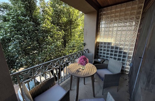 Willamette Heights House | Luxury 2bd/2.5 bath fully furn townhome in best area near NW 23rd & trails.