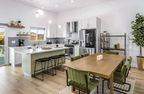 Cathedral City House | Luxury 4 Bedroom/3 Bath w/Private Saltwater Pool, Hot Tub & Putting Green!