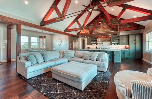 Kanab House | Luxury 4BR Oasis | Pool & Hot Tub Near Zion