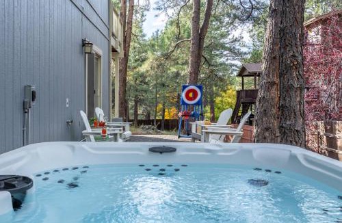 Ponderosa Trails House | Luxury 5BR Mountain Chalet Hot Tub Game Room
