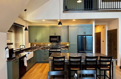 Meadow View Heights Cabin | Luxury A-Frame - Sauna - Hot Tub - Bunk Room – Sleeps 10 – L2 EV Charger