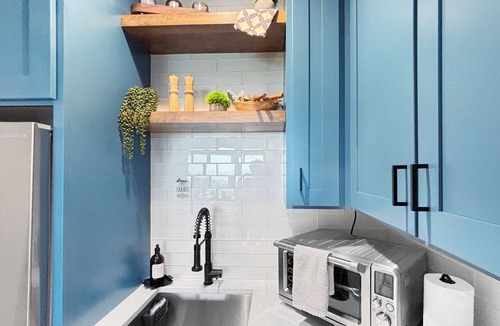 Cornelius Apartment | Luxury Apartment. Hot Tub, Spa Bathroom + Covered Patio with Views