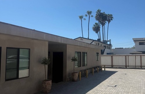Eastern Malibu Apartment | Luxury Coastal Malibu Retreat + Free Parking!