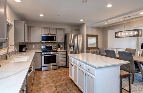 Bear Hollow Village House | Luxury Community Amenities, Prime Location, Hot Tub + BBQ! Free Shuttle