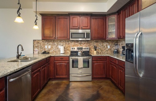 Moab Condo | Luxury Condo in Downtown Moab | Private Hot Tub | Pet Friendly | Easy Parking