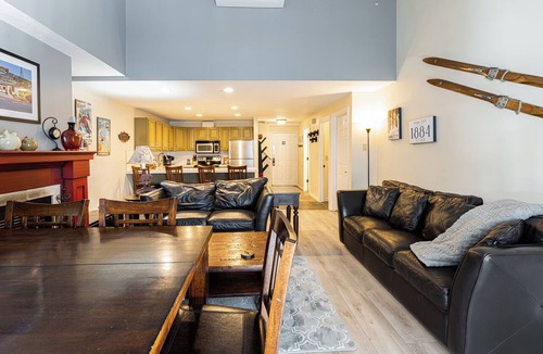 North Park City Condo | Luxury Condo Steps to Park City Mountain Resort! Heated Pool & Hot Tub -Snowblaze 309