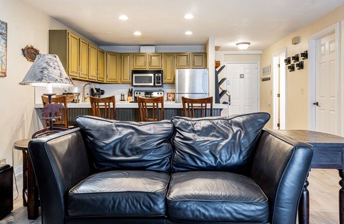 North Park City Condo | Luxury Condo Steps to Park City Mountain Resort! Heated Pool & Hot Tub -Snowblaze 309