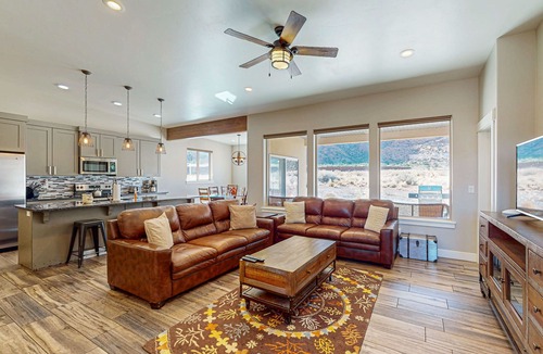Moab South Valley House | Luxury desert condo with hot tub and mountain views - near town