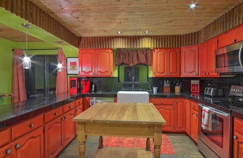 Pinetop Cabin | Luxury Family Cabin - Sleeps 33 - Tree Top Theater/Game Room/Golf Course/Dogs OK