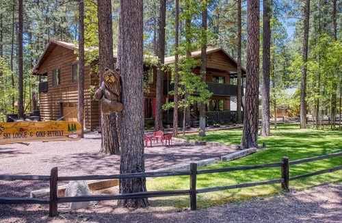 Pinetop Cabin | Luxury Family Cabin - Sleeps 33 - Tree Top Theater/Game Room/Golf Course/Dogs OK