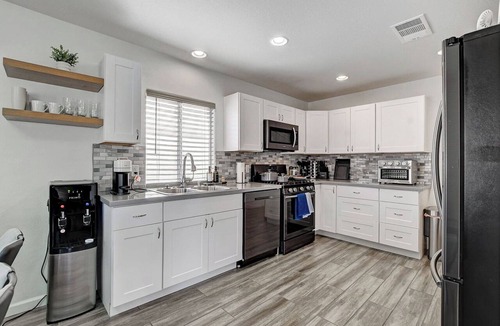 Paradise Valley House | Luxury Furnished 3Bedroom Home Ideal for Families, rofessionals & Extended Stays