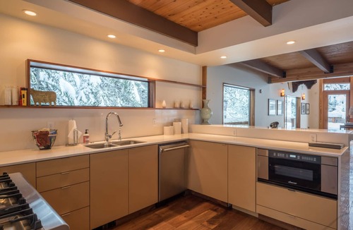 Government Camp Cabin | Luxury home in Government Camp, Great Room , Fireplace indoor and outdoor.