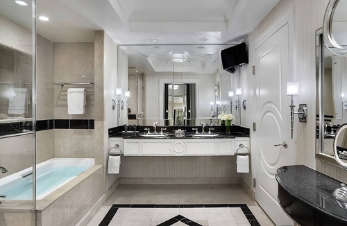 Las Vegas Hotel | Luxury King Suit at Palazzo at The Venetian