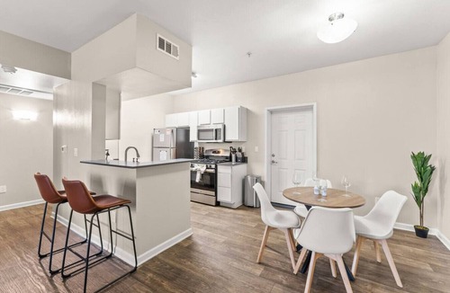 Sparks Apartment | Luxury King Suite by the Lake - Entire Place