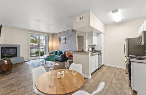 Sparks Apartment | Luxury King Suite by the Lake - Entire Place