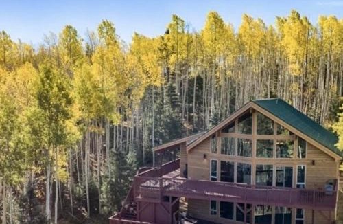 Angel Fire Ski Chalet | Luxury Mountain Chalet Sleeps 23 Hot Tub Views